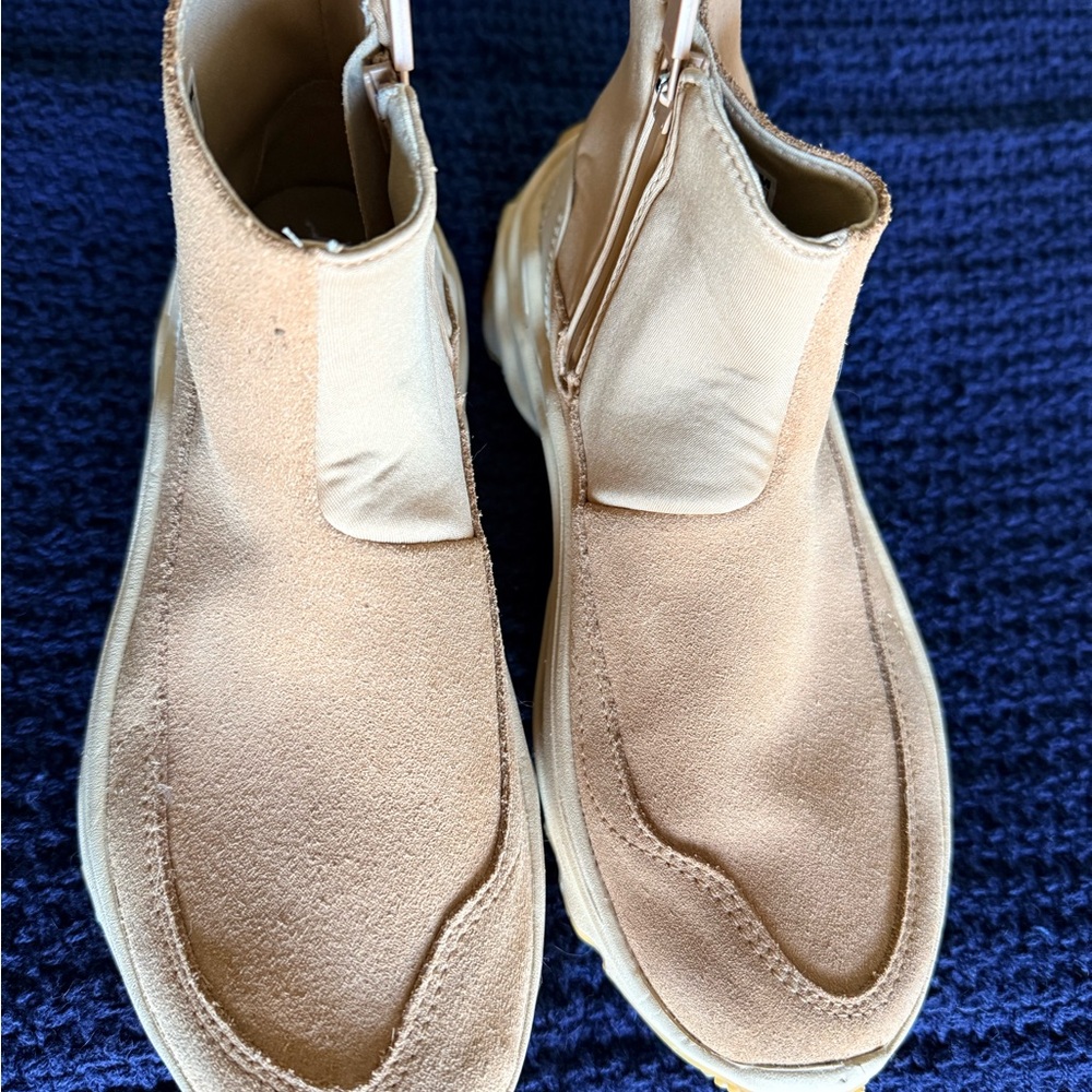 Sorel Tan Footwear Label